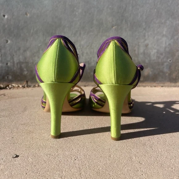 Prada size 8. Satin Mardi Gras theme starkly heel.